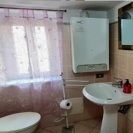 Di Schino House Apartment